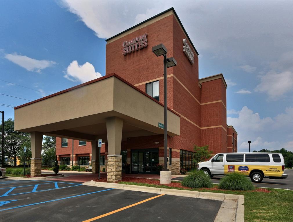 Comfort Suites Canton - Detroit Exterior foto