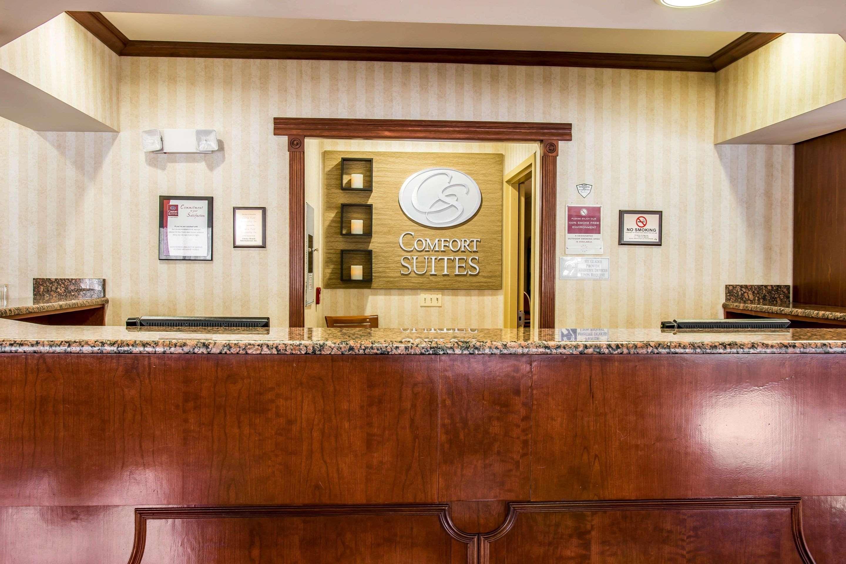 Comfort Suites Canton - Detroit Exterior foto