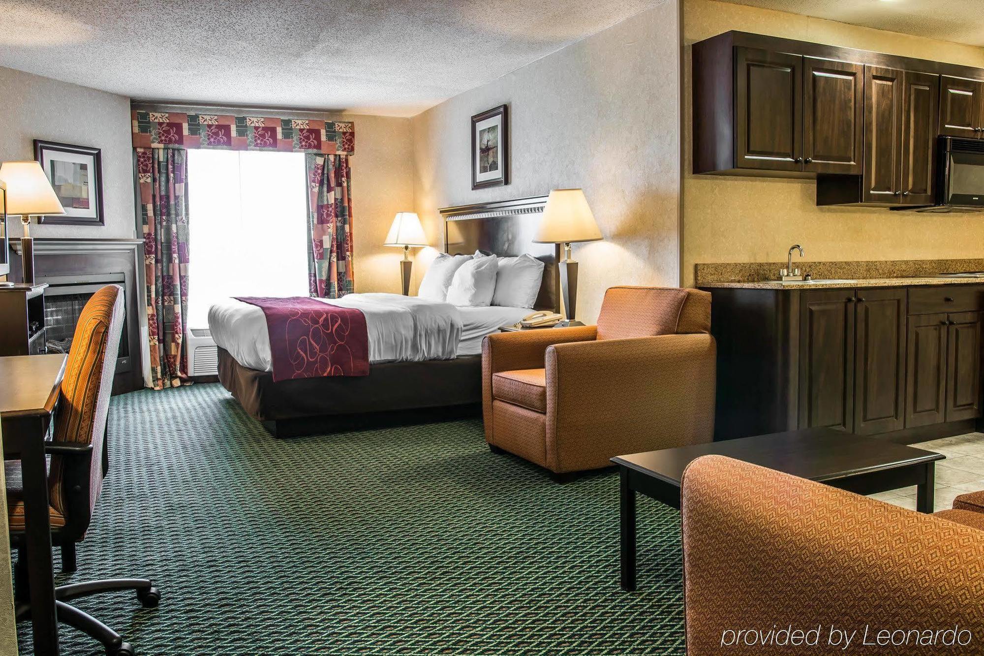 Comfort Suites Canton - Detroit Exterior foto